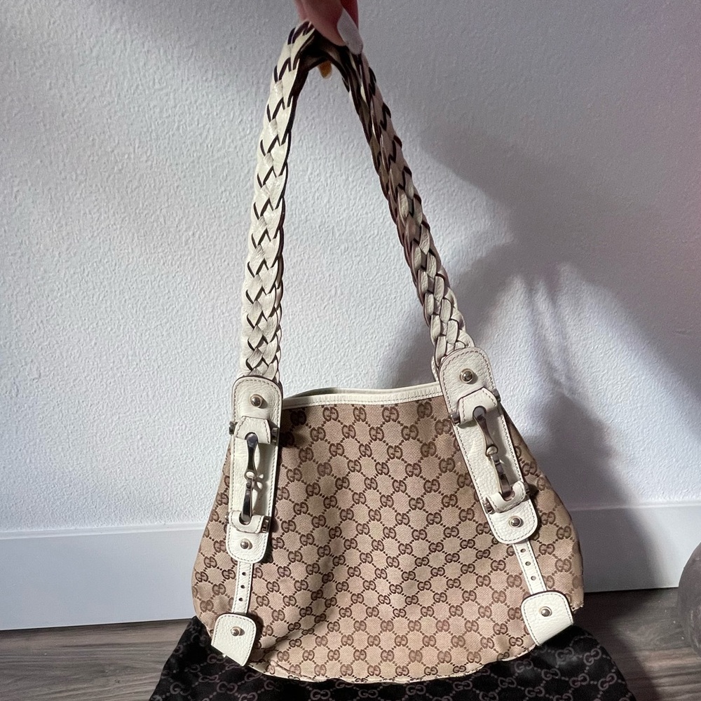 Gucci Shoulder Bag - Picture 2 of 11